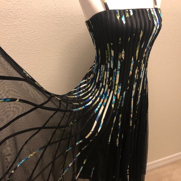 Price Drop!! Gorgeous Full-Skirt Calf Length Dress - Picture 6 of 10